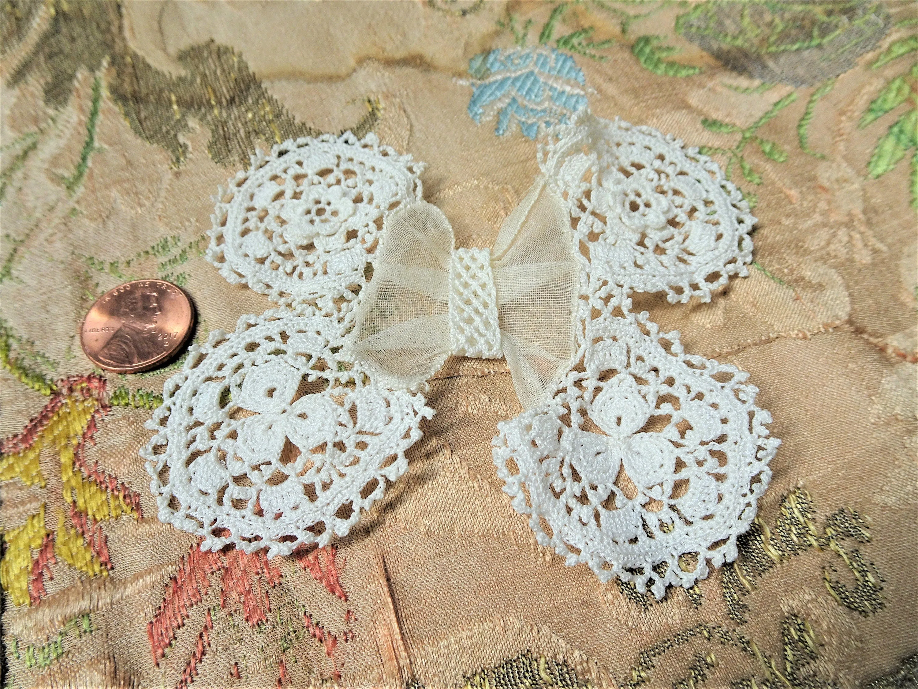 ANTIQUE Small Lace Bow,Organza and Irish Crochet Lace,Victorian,Edwardian Lace,for French Dolls,Hats,Girls Bridal Clothing,Collectible Lace