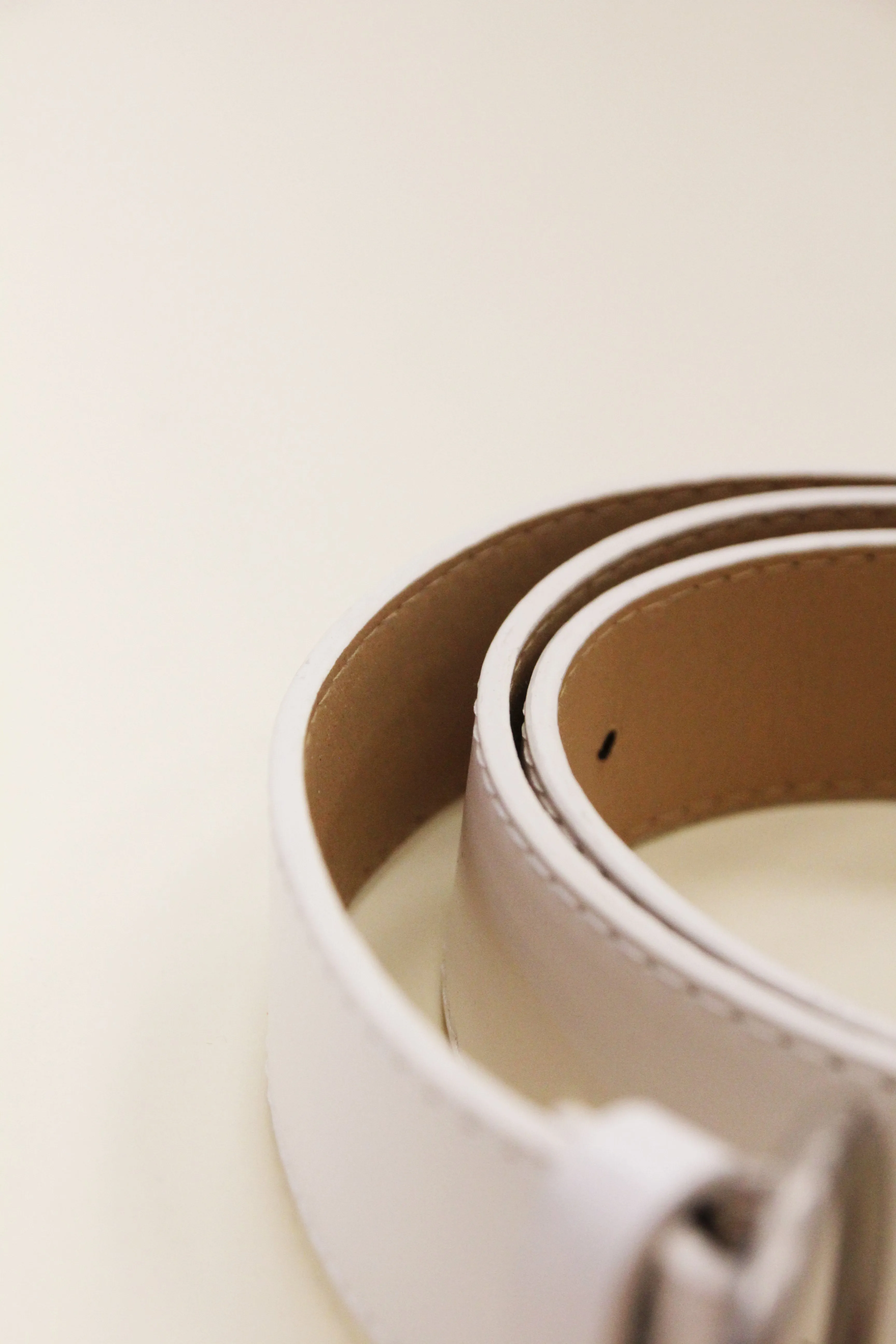 ZONI White Circle Ring Belt